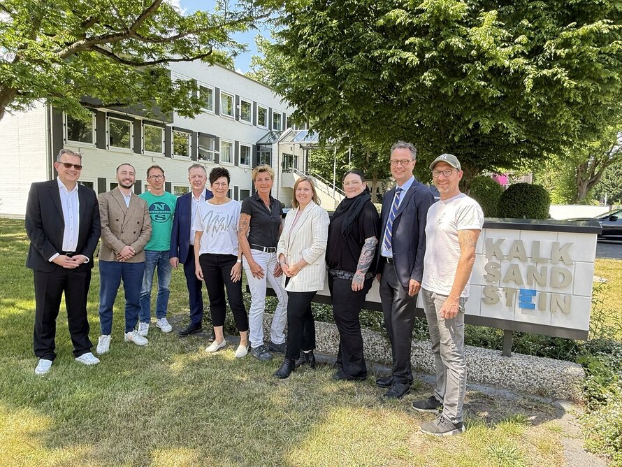 DLR-Projektträger zu Gast bei der Forschungsvereinigung Kalk-Sand e.V. DLR-Projektträger zu Gast bei der Forschungsvereinigung Kalk-Sand e.V.